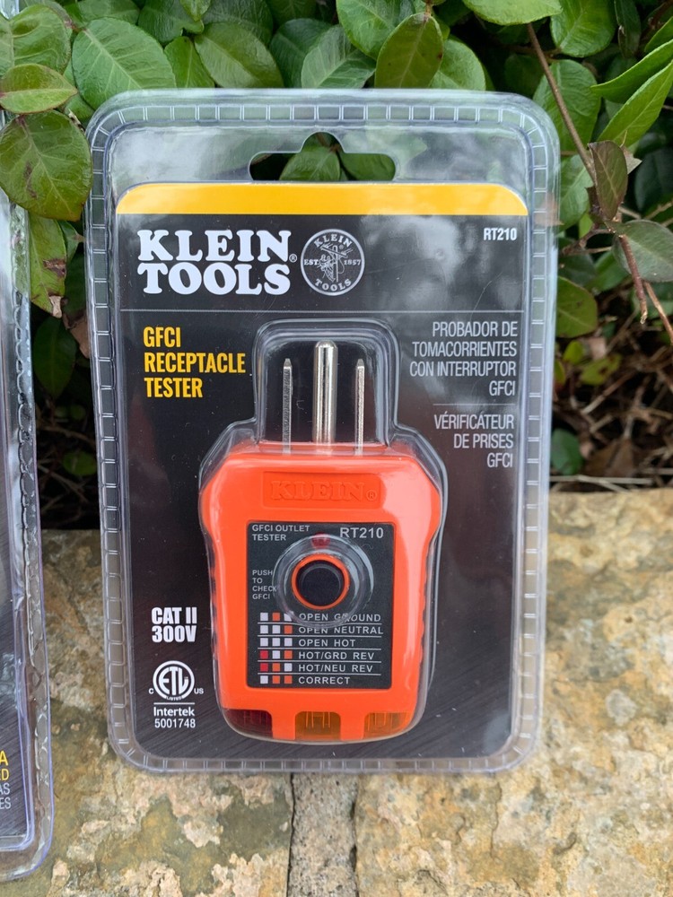Klein Tools Non-Contact Voltage and GFCI Receptacle Test Kit/ NEW