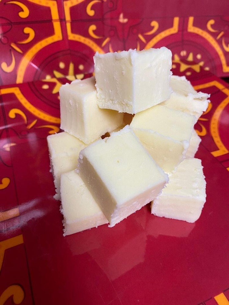 Lemonade Fudge *nut free* 1/2 pound