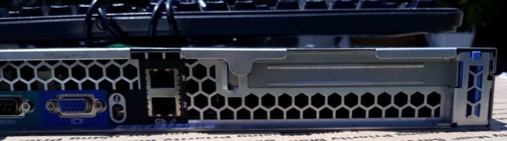 APC AP 9465 Data Center Expert Server.