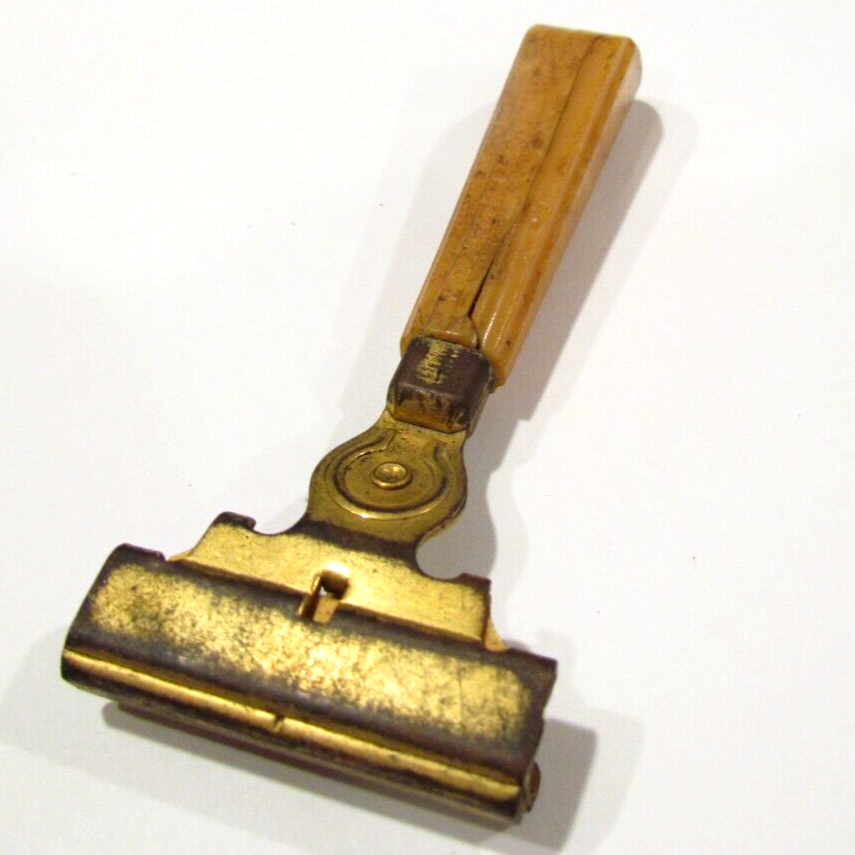 Vintage Eversharp Schick Razor Cracked Tan Handle Rusty