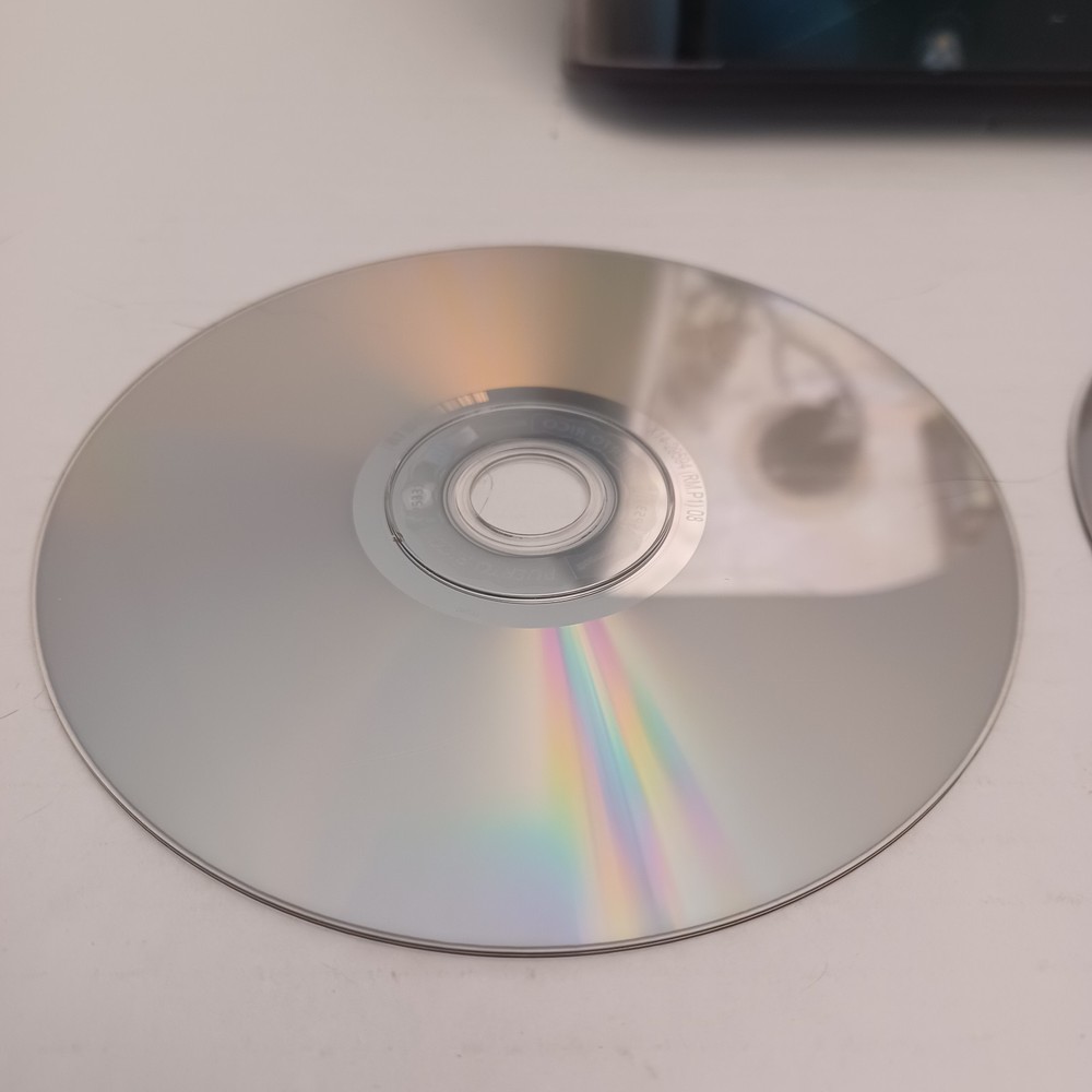 Microsoft Windows Vista Ultimate Includes Service Pack 1 - 32 bit & 64 bit DVD's