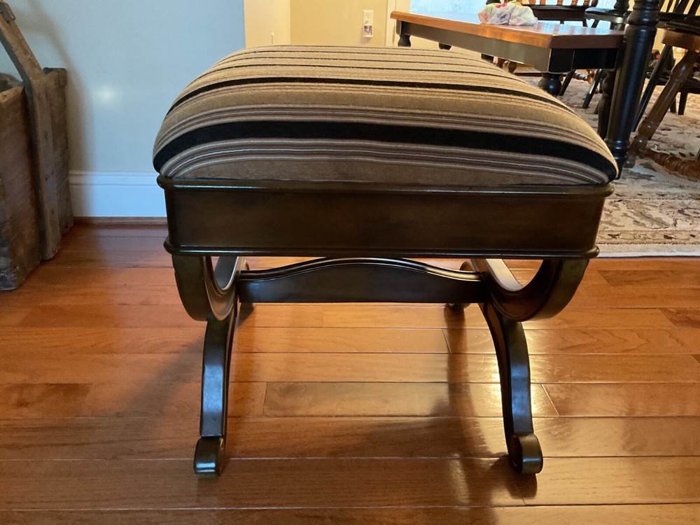 VTG Regency Style Carved Upholstered Bench Entryway Bench