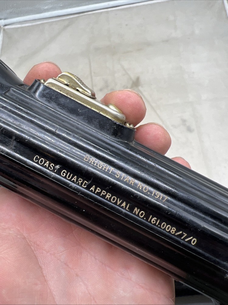 US Coast Guard Type S Flashlight (AA619