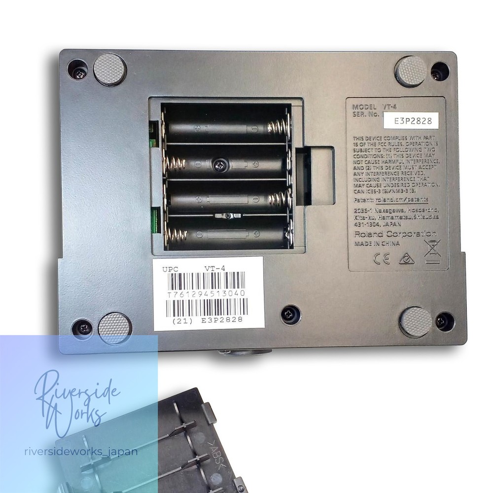 ROLAND VT-4 Vocal Transformer Voice Effects Processor JP