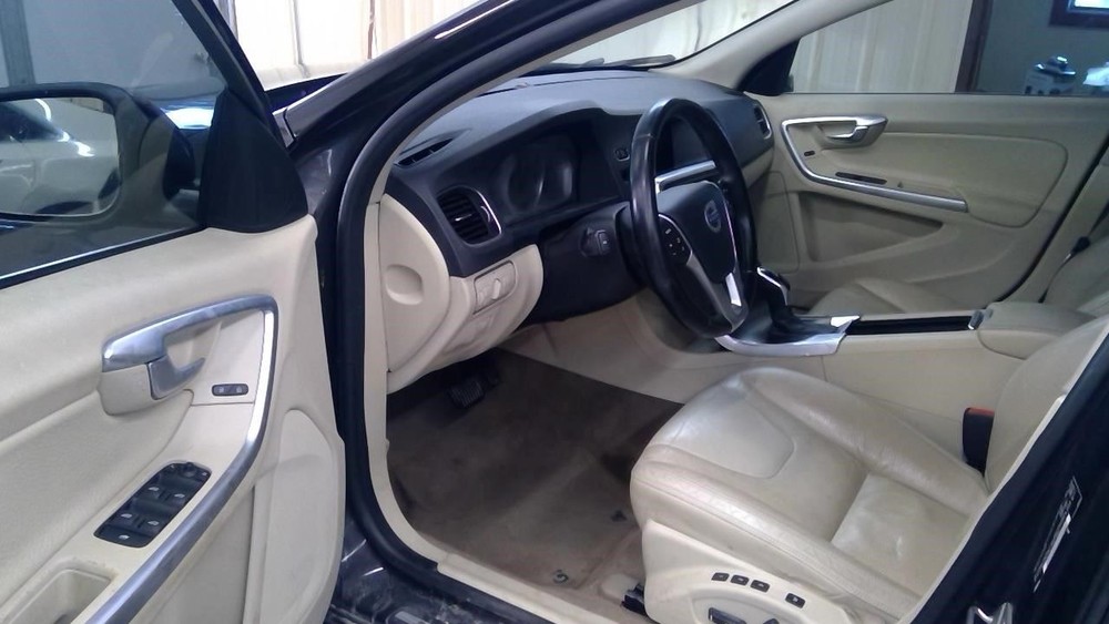 S60 2014 Battery Tray 1737665