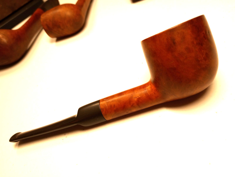 Vintage Unmarked Lovat Body Style Variant Smoking Pipe Saddle Stem Nice Looking!