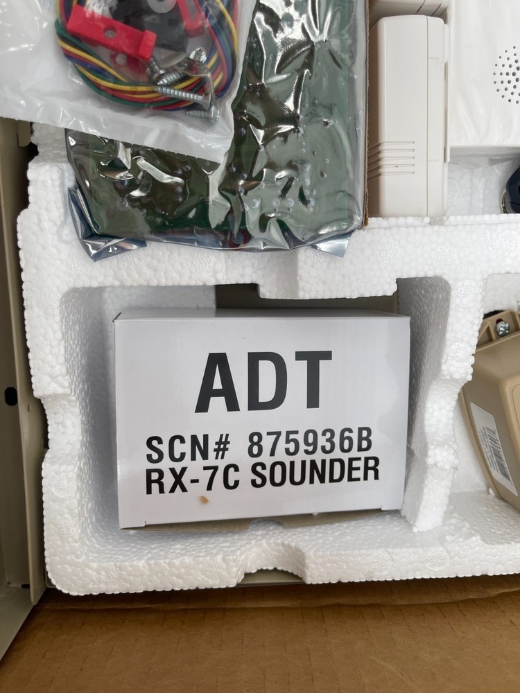 ADT Safewatch Pro 3000EN Security System Kit Set