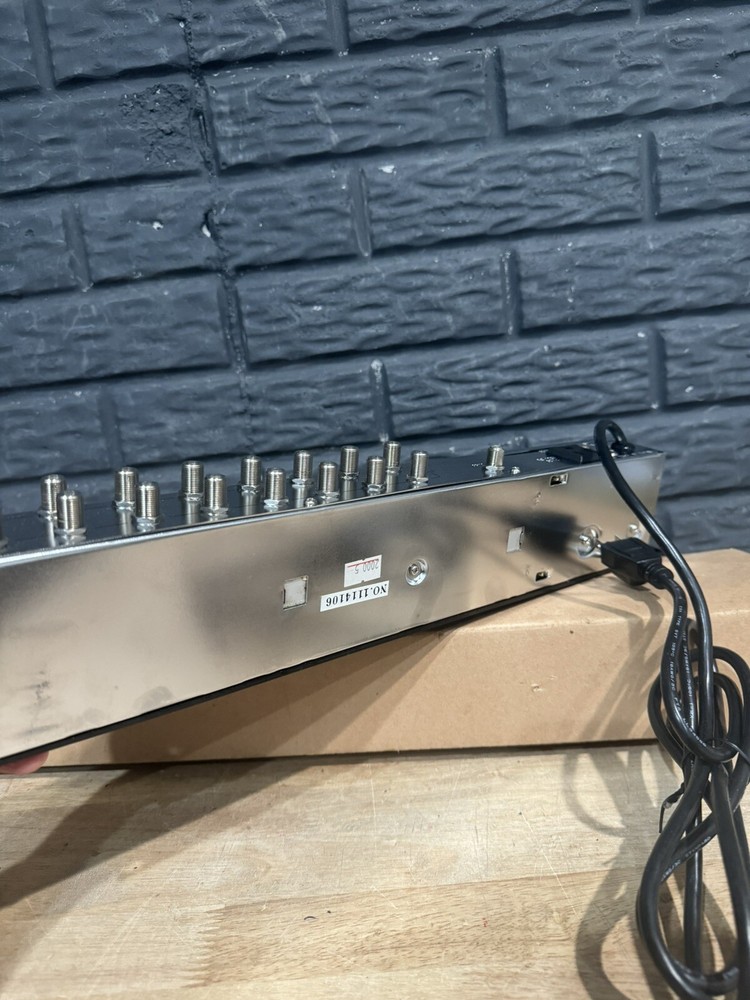 Holland Electronics Corp. Model AHC-16 - 16 Channel Active Combiner