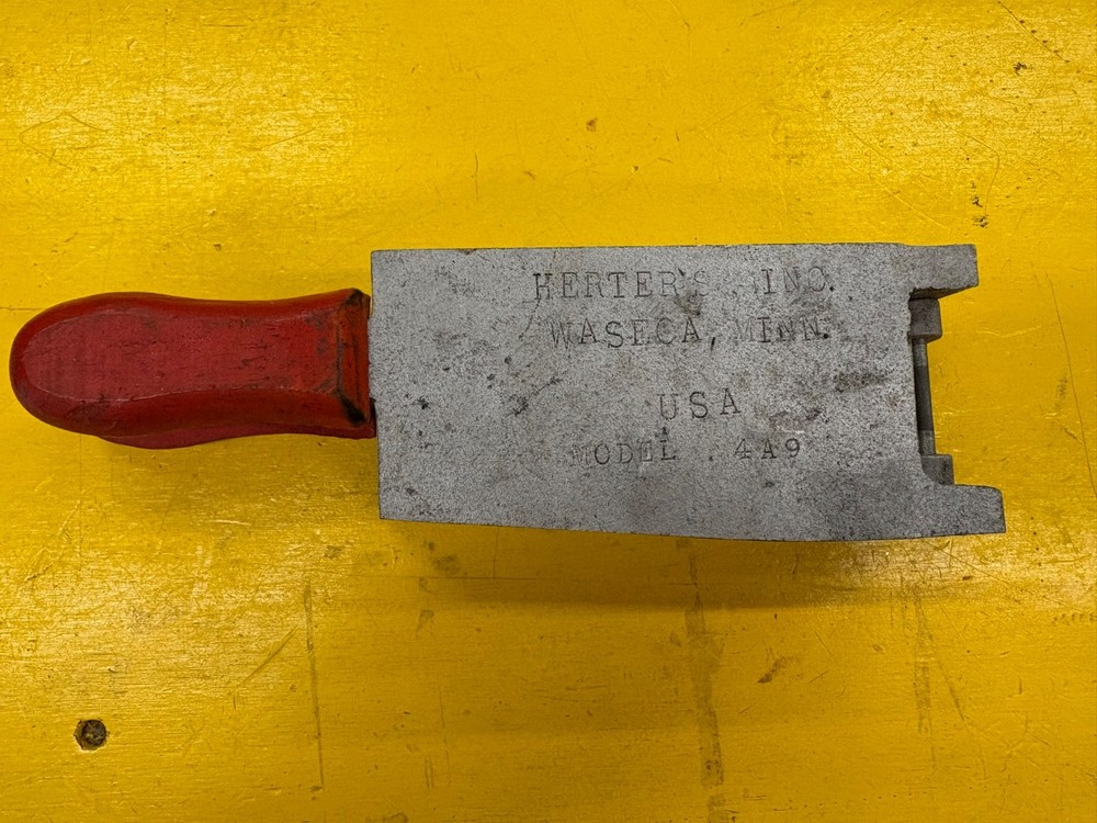 HERTER'S JIG SINKER MOLD MODEL 4A9 VINTAGE