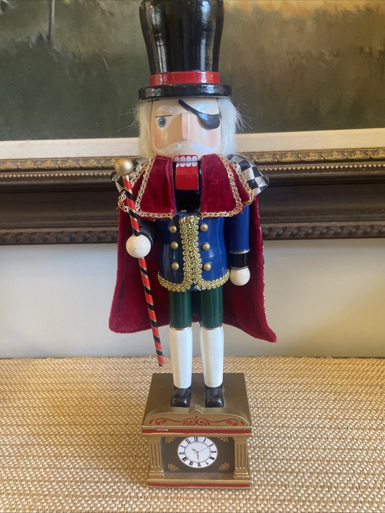 18” WOODEN DROSSELMEYER NUTCRACKER BALLET NUTCRACKER on Clock