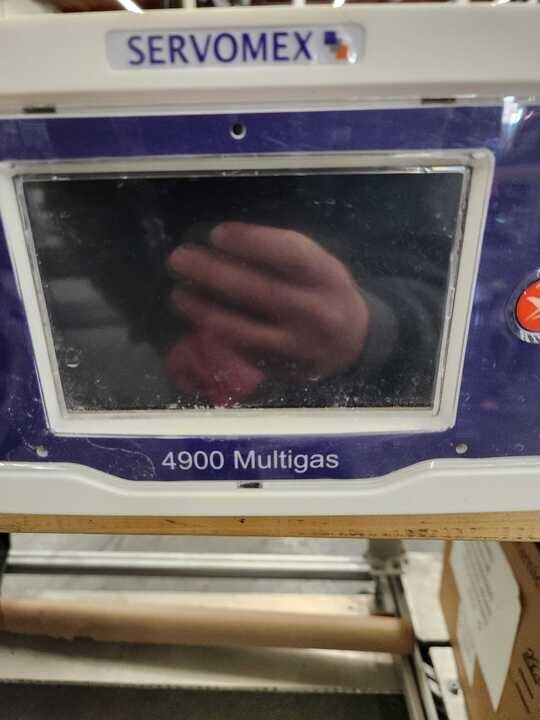 AS-IS Servomex 4900 multi-gas analyzer