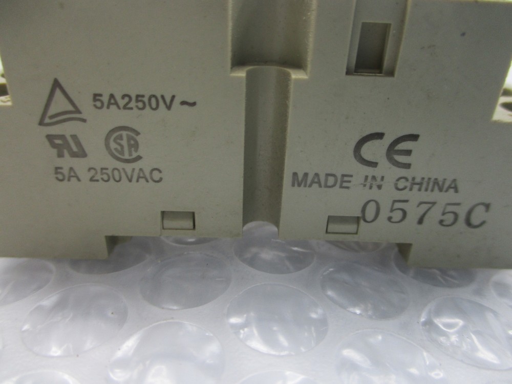OMRON PYF14A-N RELAY BASE NSNP