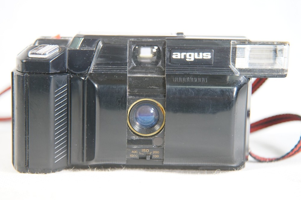 Argus Automatic Point & Shoot Compact Camera Flash 35mm Film Black Case