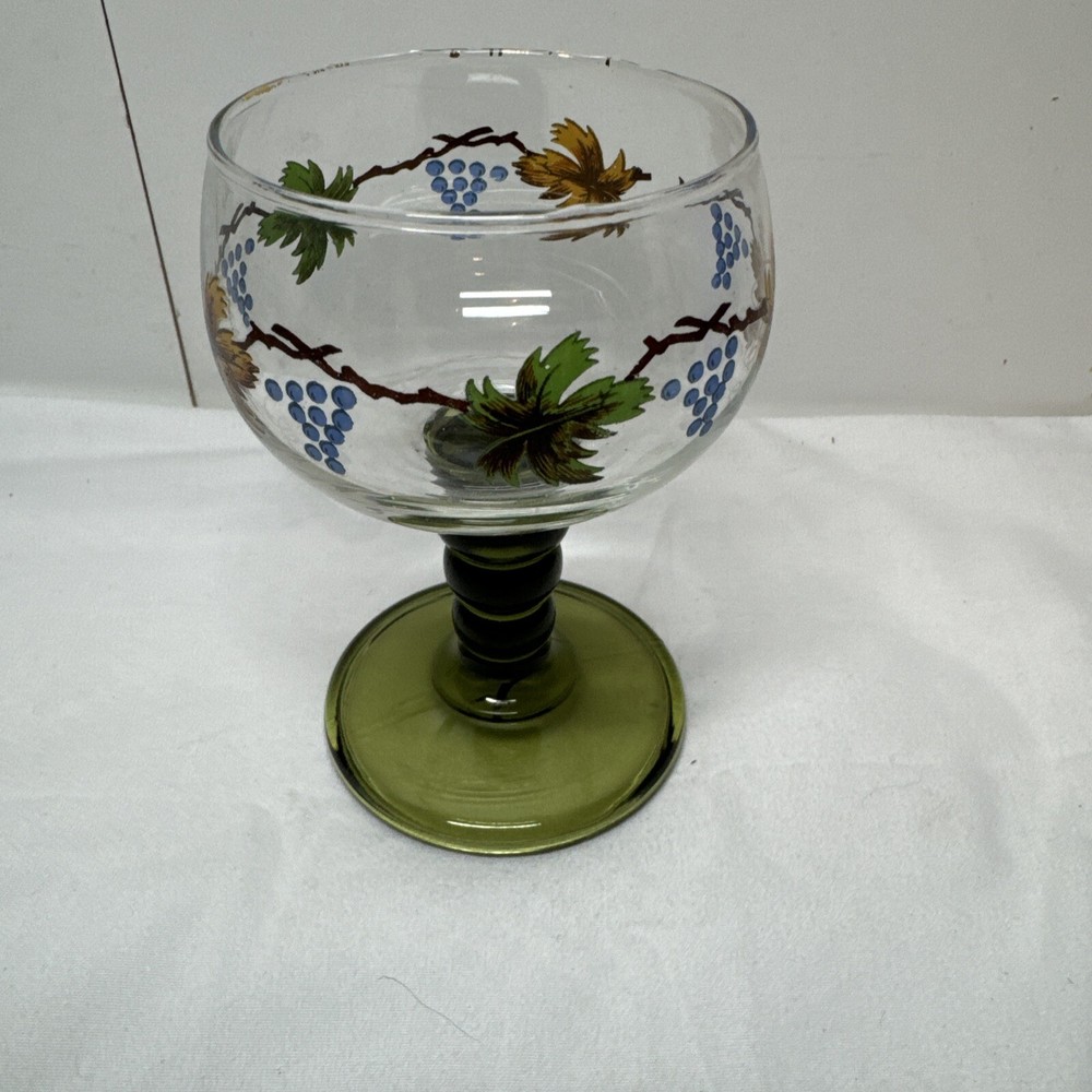 Vintage Grape Leaf Green Stem