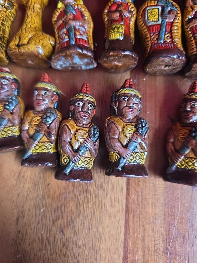 VINTAGE CHESS PIECES AZTEC MAYAN 16 Pieces