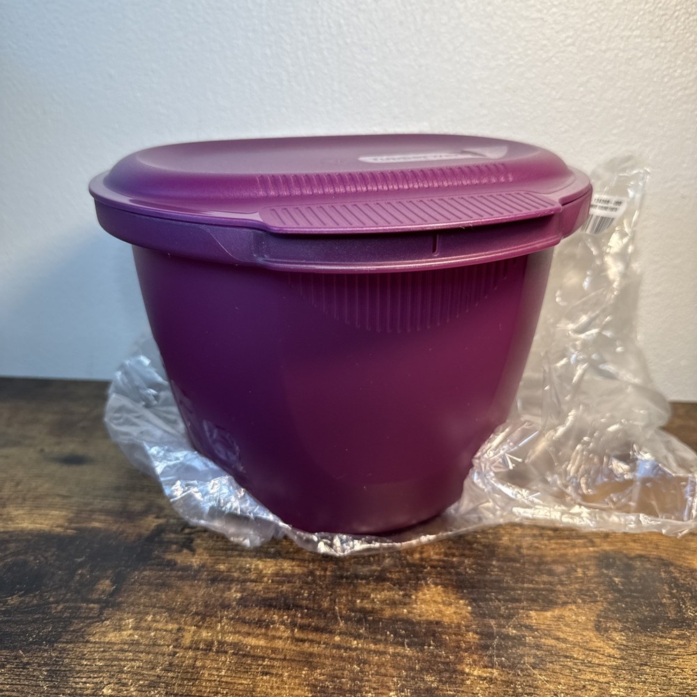 Tupperware Round Microwave Pasta Maker/Steamer 3 Quart Storage Bowl NIP
