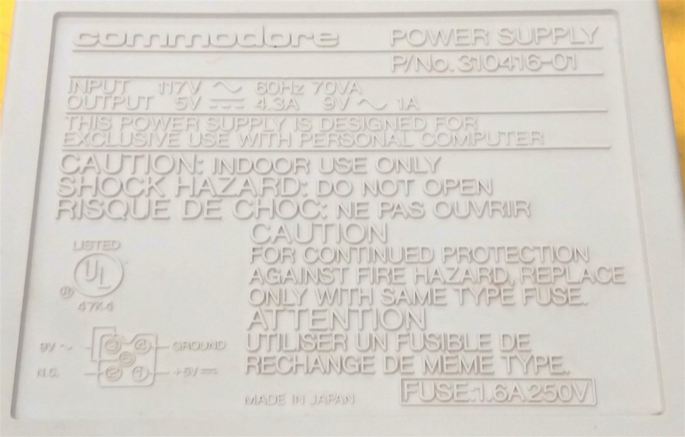 ⭐️⭐️⭐️⭐️⭐️ Vintage Commodore 128 C128 Computer w Power Supply & System Disks