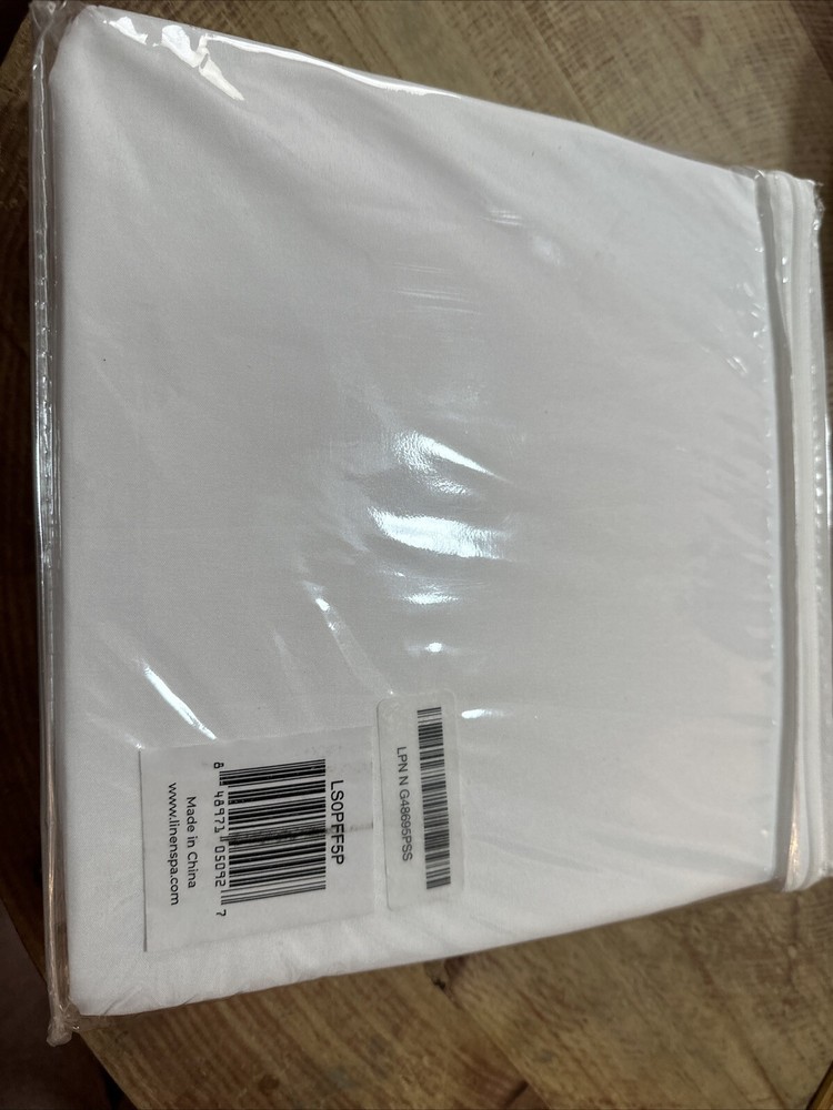 New - Never removed packaging - Linenspa 5-sided Mattress Protector. Full, White