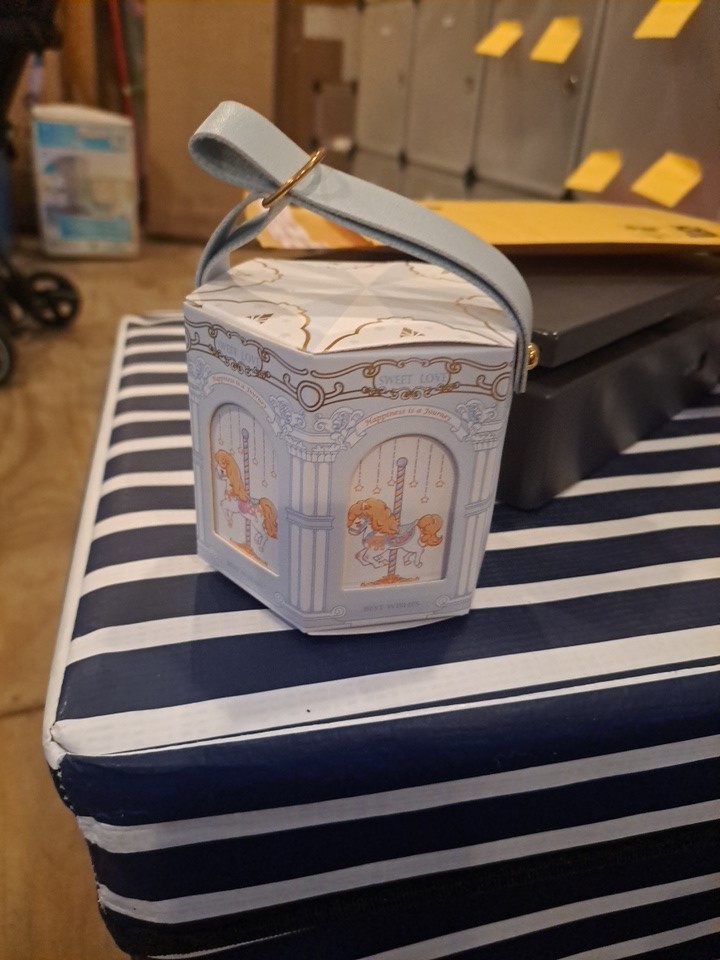 Belt Handle Gift Box Candy Box Folding Assembly Carosel Gift Box Blue