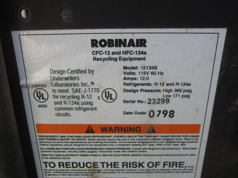 Robinair ⅛"NPT NC Momentary Push Valve, Used
