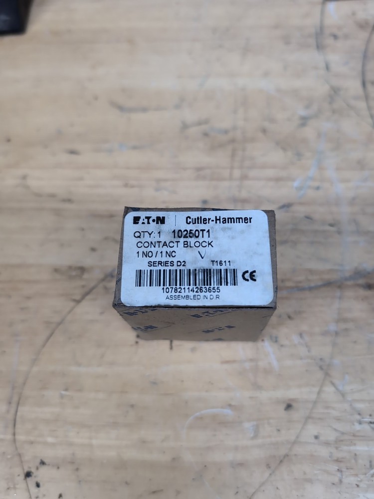 Eaton Cutler-Hammer 10250T1 Contact Block Series D2, 1NO/1NC