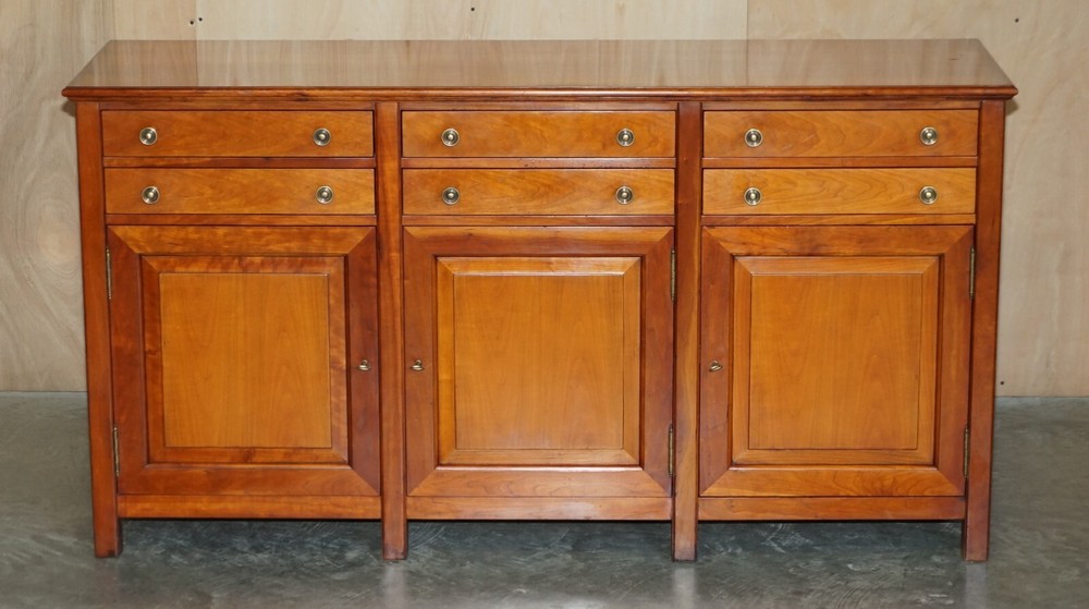 LARGE & HEAVY SOLID CHERRYWOOD MULTIYORK SIDEBOARD CUPBOARD WITH SIX DRAWERS