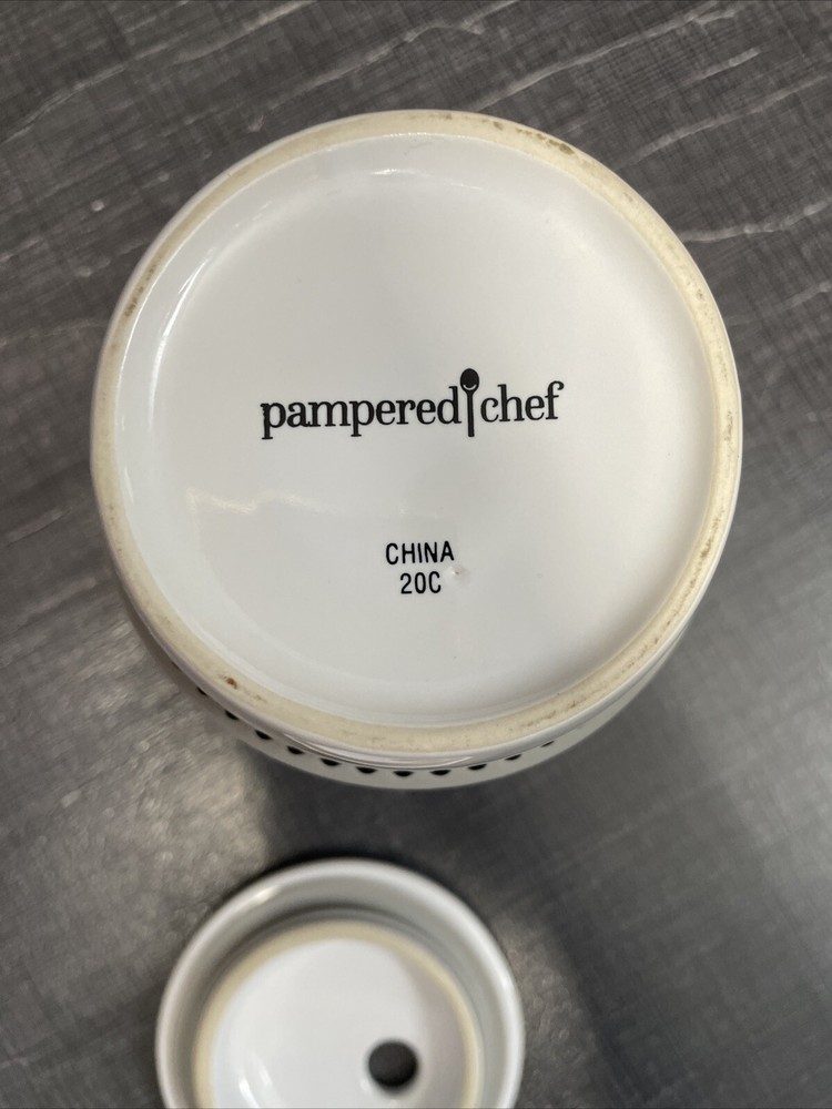 Pampered Chef Egg Cooker Model 1529 White Ceramic