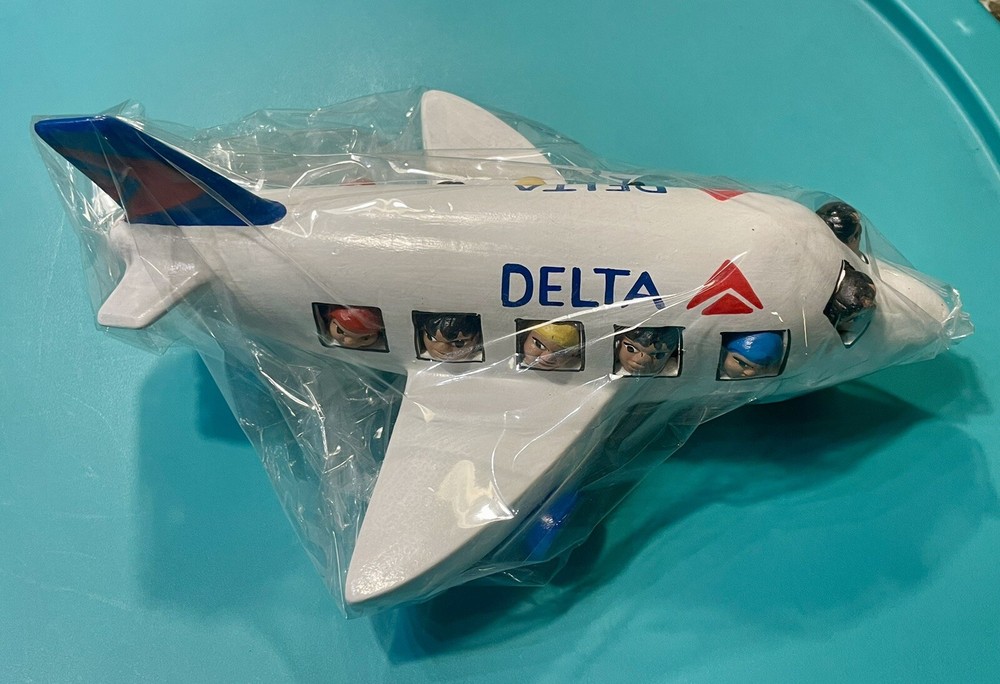 HUGE DELTA AIRLINES HAND PAINTED CERAMIC PLANE