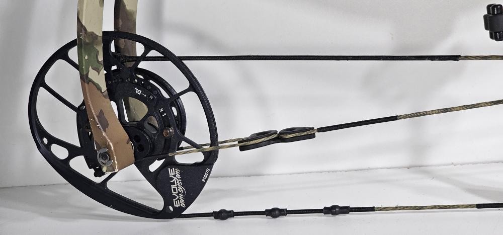 PSE compound bow (P25019672)