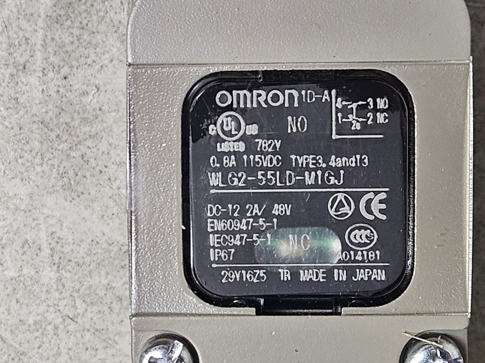 OMRON ROLLER LEVER LIMIT SWITCH WLG2-55LD-M1GJ