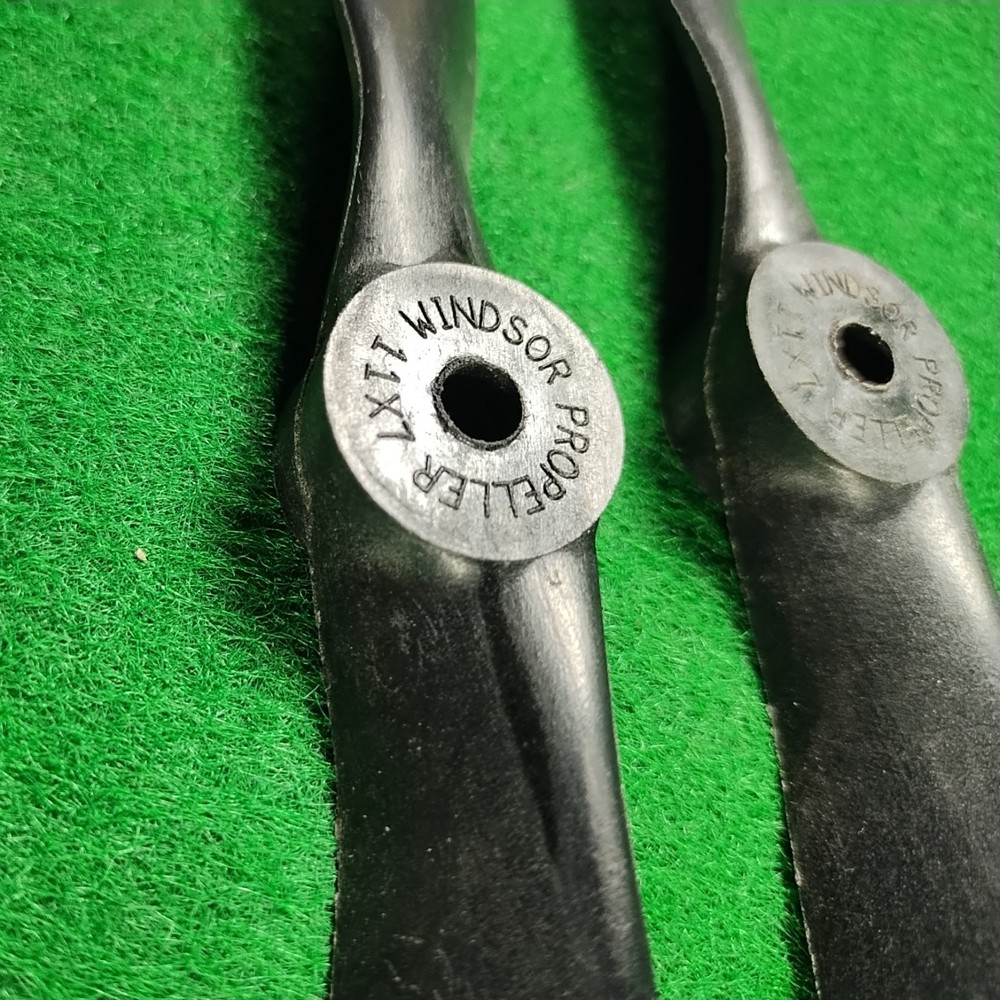 (2) Master Airscrew composite prop 11x7
