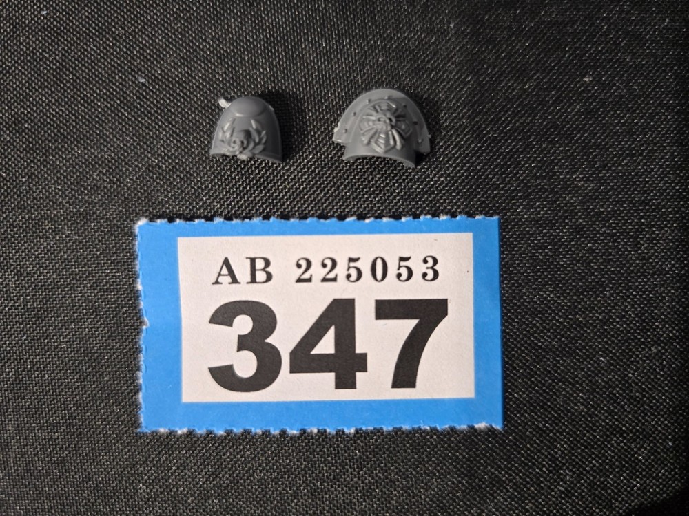 Games Workshop Warhammer 40k Bits Space Marines Shoulder Pads