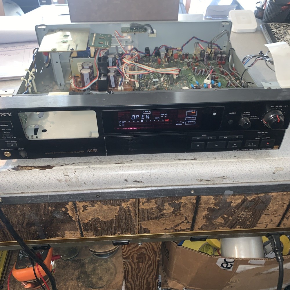 DTC-59ES Digital Audio Tape Deck Dat