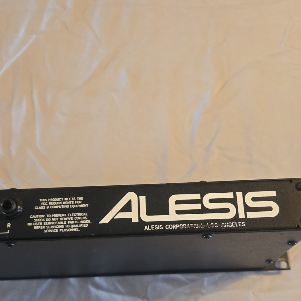 Alesis Midiverb II Digital Multi-Effects Processor Rack Mount 2-Channel Reverb