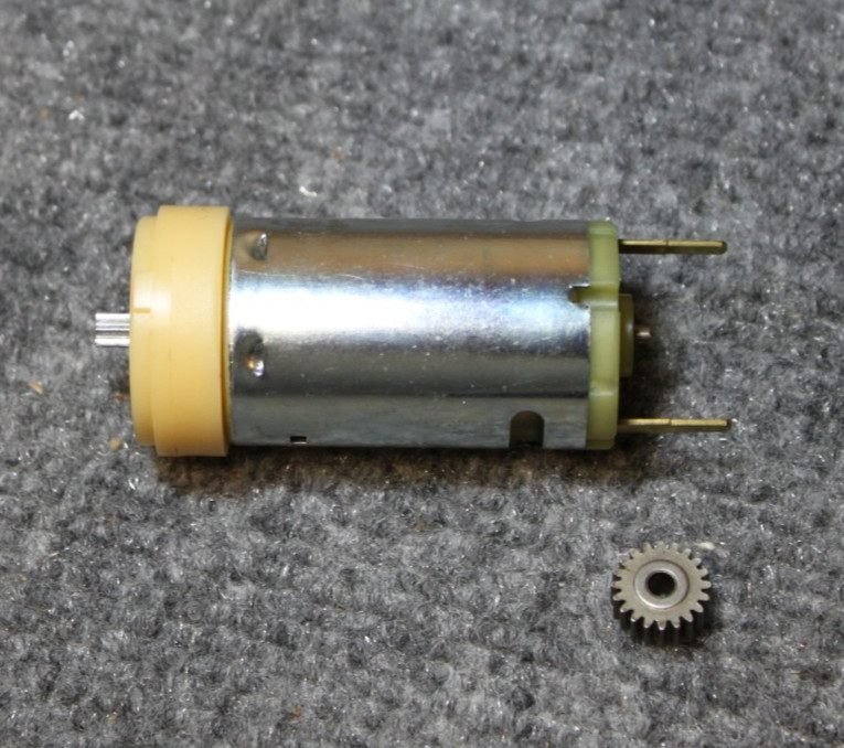 Small Hobby DC Electric Motor with Gear 3 to 9vdc