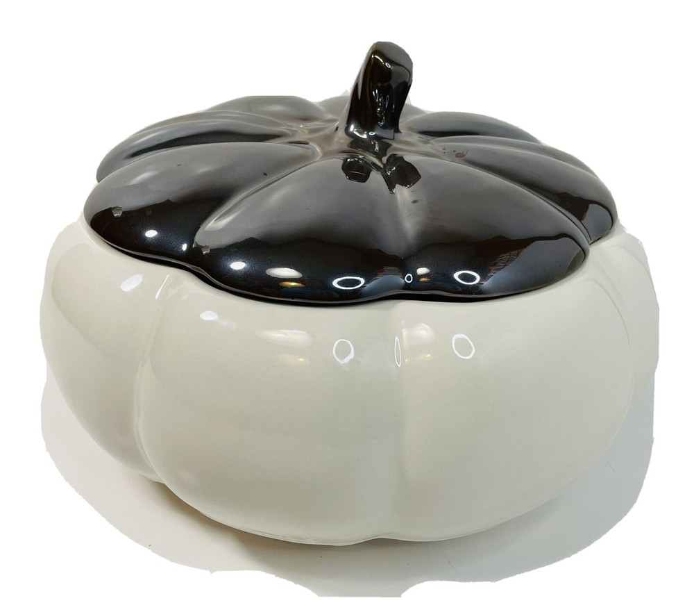 Grasslands Road - Pumpkin Server with Lid