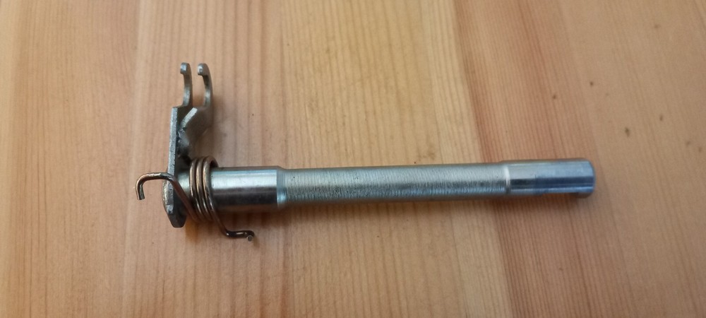 AJS JS 125 CLUTCH OPERATION SHAFT + SPRING. NEW