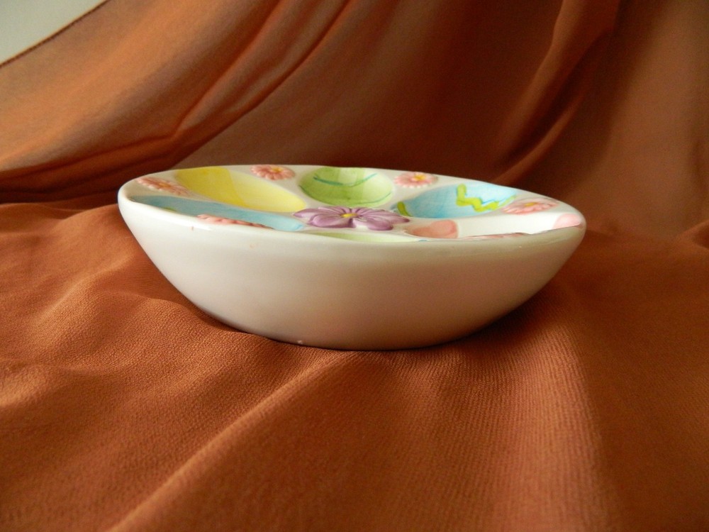 CERAMIC Easter 6 Egg Plate Round Hand Painted Floral Easter Eggs Pattern Platter