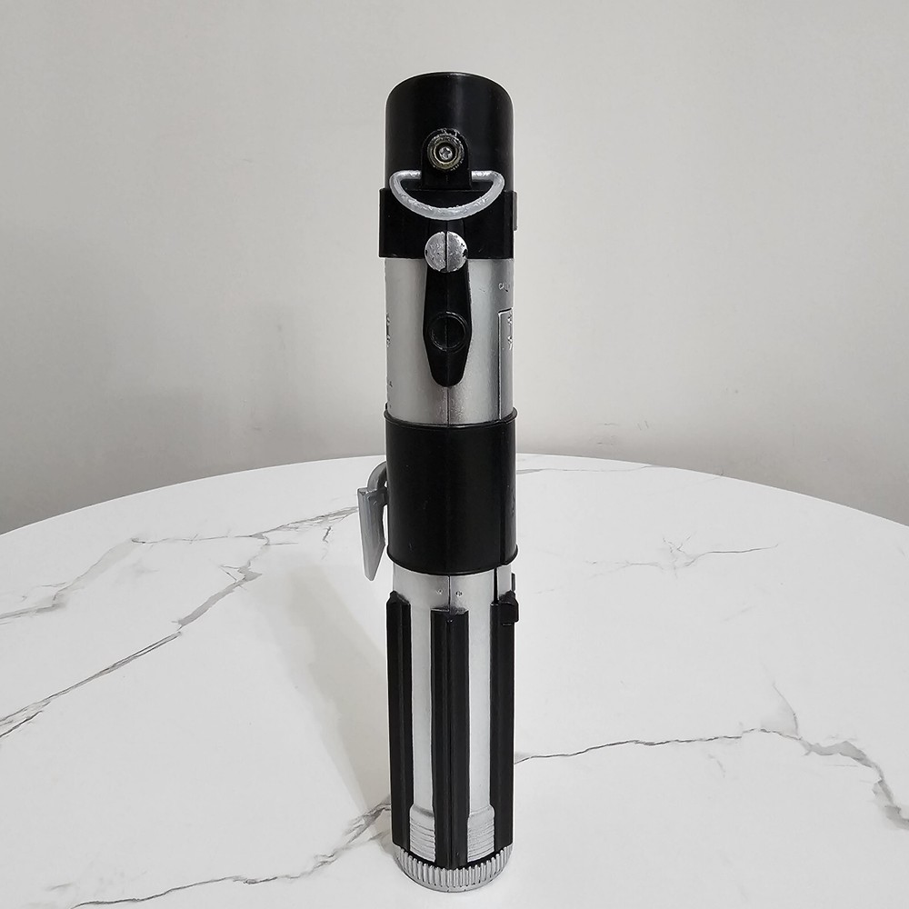 Star Wars Darth Vader Hasbro B2922 Electronic Hilt Only Bladebuilders