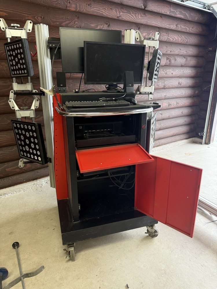 Snap on/ John Bean EEWA550A Wheel Aligner System With Accessories ￼