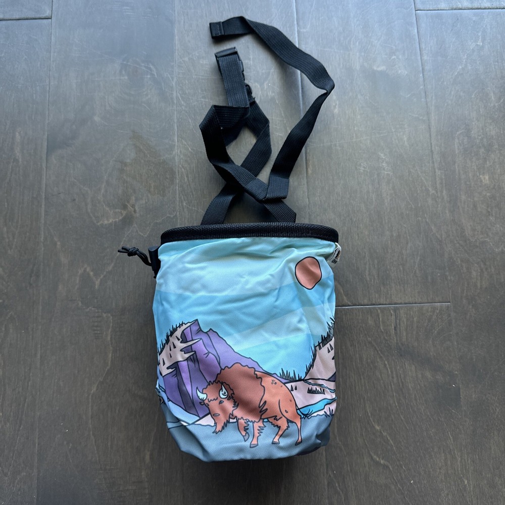 Climbing Chalk Bag Drawstring Closure Adjustable Waist Belt Water Resistant Poly