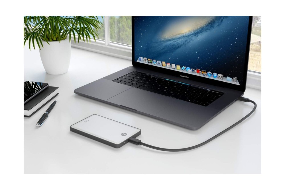 1TB External SSD USB-C Portable Solid State Drive (USB 3.1 Gen 2) | 3D NAND F...