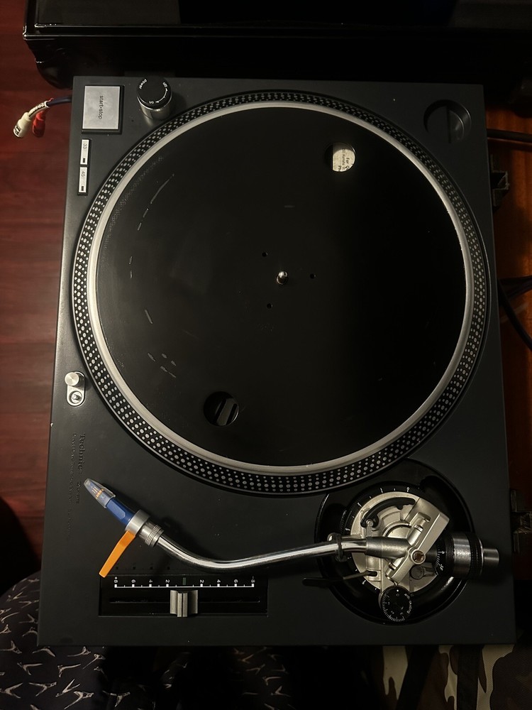 technics turntable sl 1200 mk2 pair