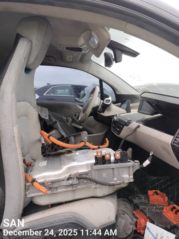LEFT REAR DOOR WINDOW REGULATOR OEM 2017 BMW I3