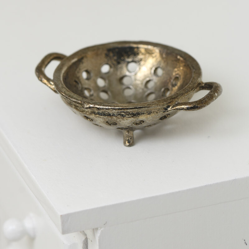 Dollhouse Miniature Strainer | 6 Pieces