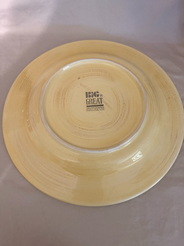 Tabletops Lifestyles “Big Is Great” Yellow Dinner Plate EUC