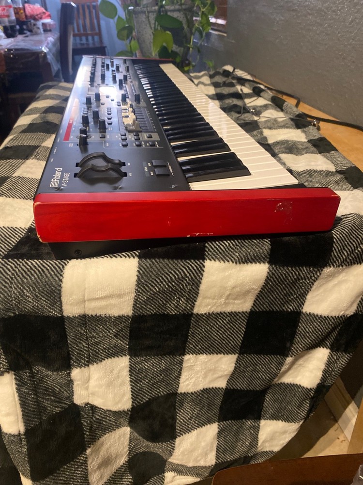 Roland V-STAGE76 76-Note Performance Keyboard (Damaged )