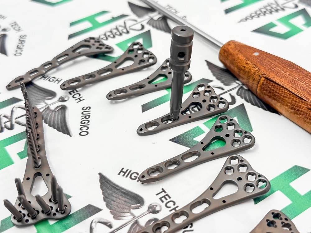 2.4/2.7 Radius Variable Volar Plates 2-5 H Titanium with Screws + Gift 90pcs