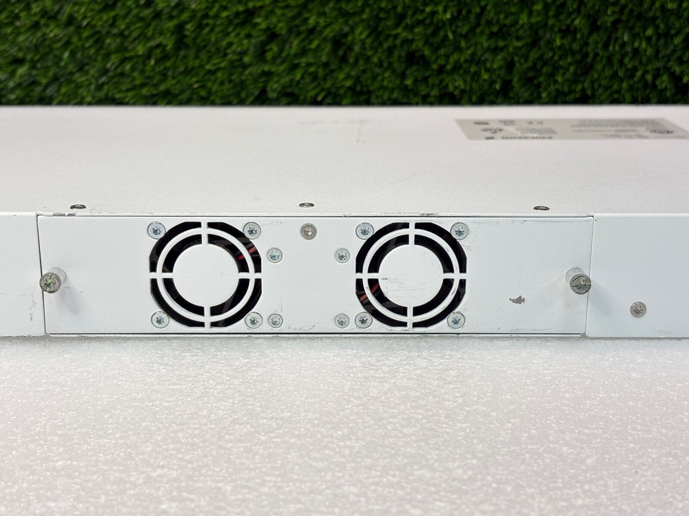 PRE OWNED | Ericsson SIU-02 / KDU 137 596 EthernCustomize Network Switch - White