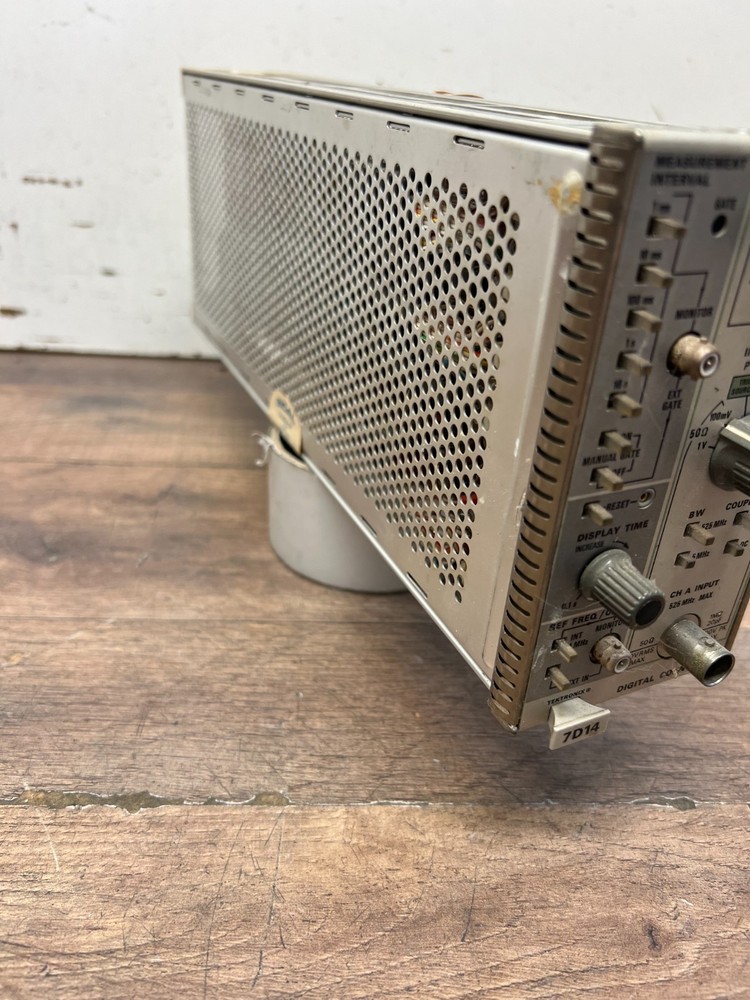 Tektronix 7D14 Digital Counter Plug-in Module